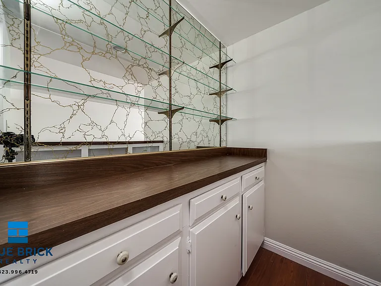 815 S Shenandoah St #301 — Photo 17