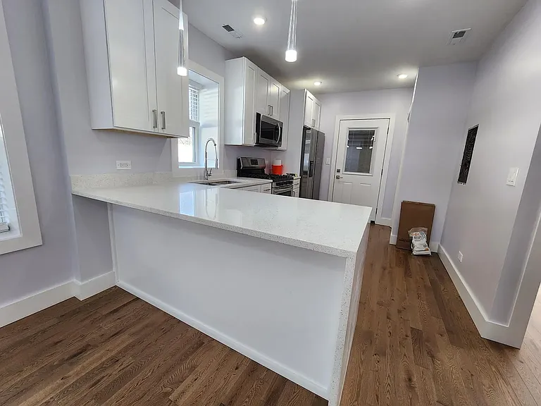 2807 W Touhy Ave #2 — Photo 4