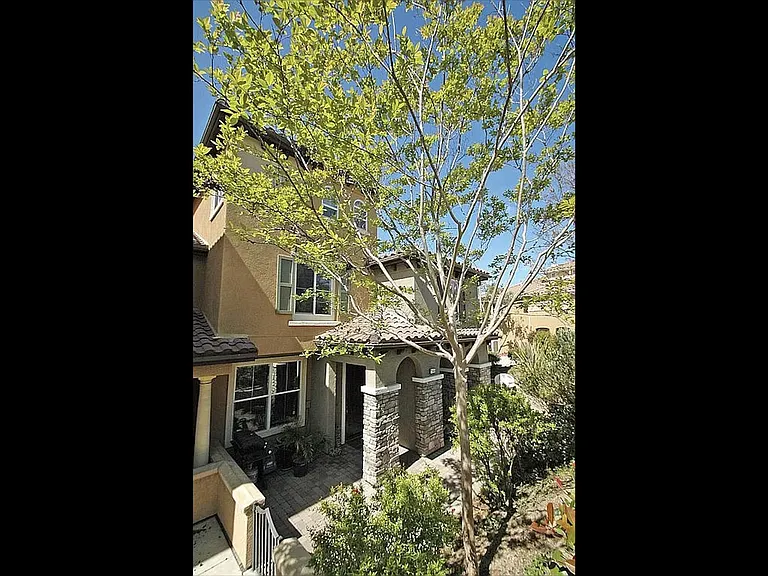 1146 Goddard St — Photo 6
