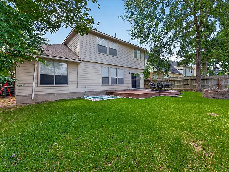 232 Doncaster St — Photo 46