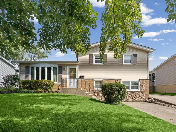 5842 Stuart Ln, Oak Forest, IL 60452