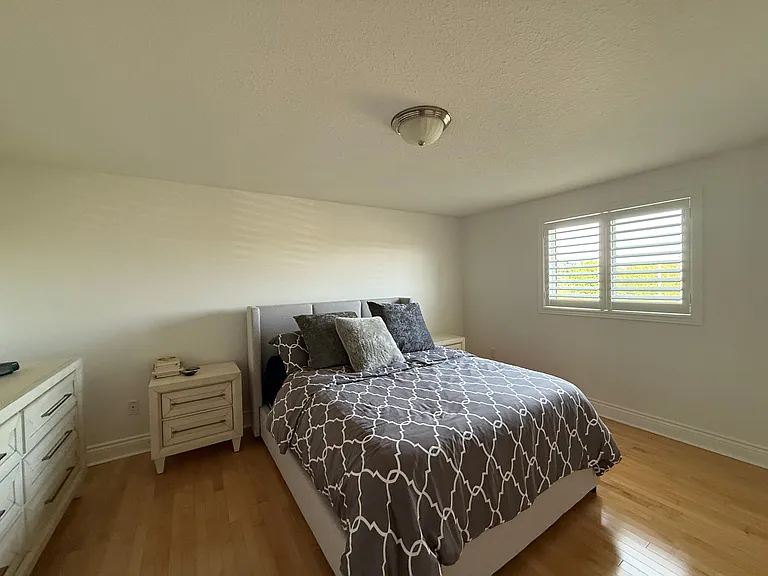 173 Hawkins Dr — Photo 3