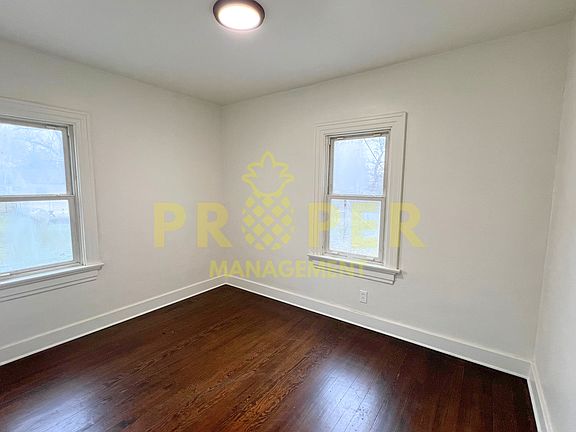 5th image of 216 N Decker Ave