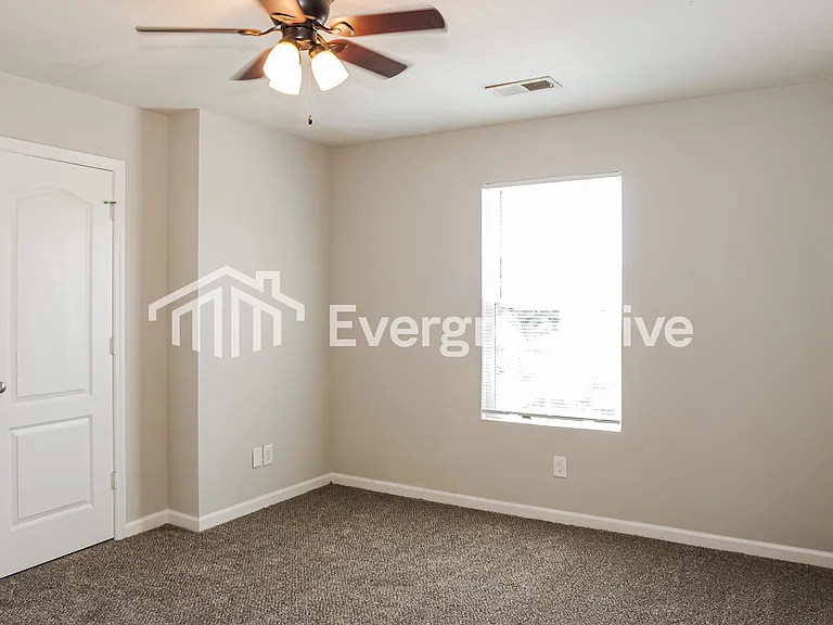 113 Elmhurst Dr — Photo 13