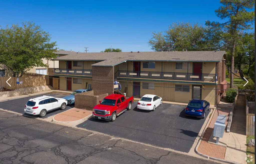 Building Photo - 1009 N Grandview