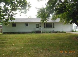 106 Matteson Dr, Villa Grove, IL 61956