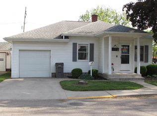 1105 E Walnut St, Nappanee, IN 46550