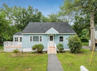 49 Maplewood Ave, Tyngsboro, MA 01879