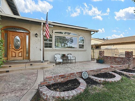 3rd image of 3107 Hillview Ave