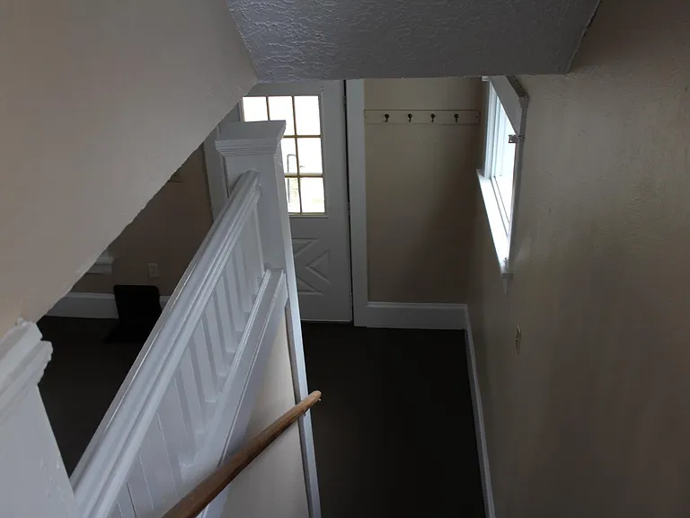 1615 Royal Ave NE — Photo 11