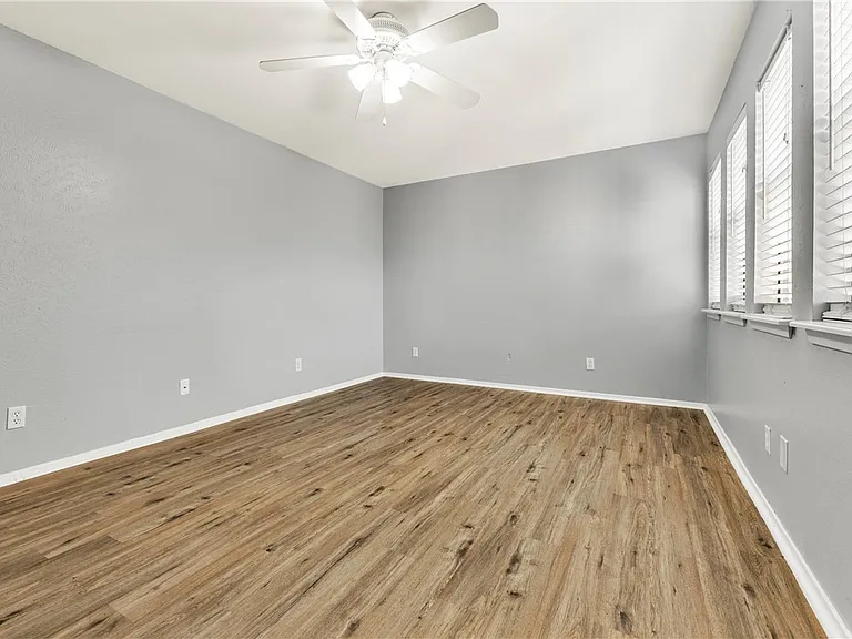 2101 Barak Ln #17 — Photo 3