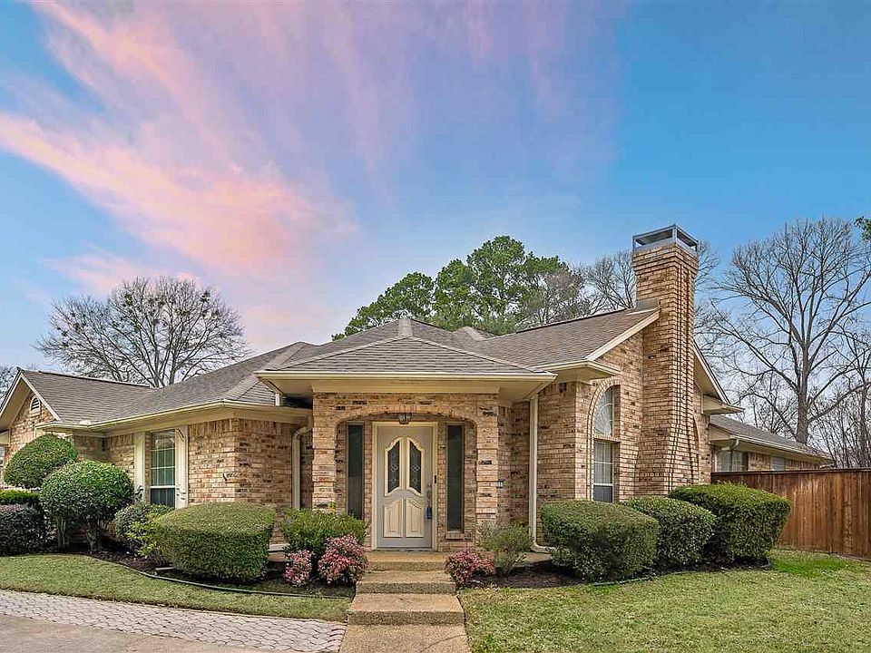 1st image of 113 Village Green Dr