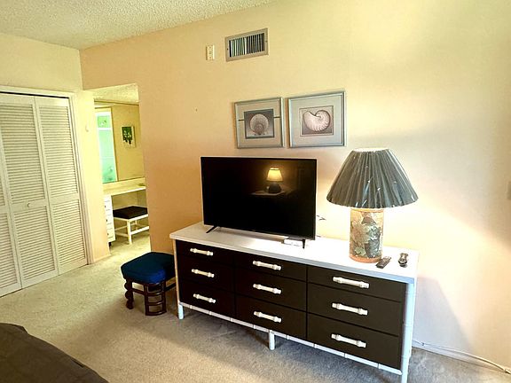 3rd image of 3900 Oaks Clubhouse Drive #108