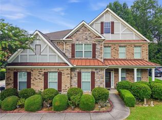 31 Village Green Ct SW, Lilburn, GA 30047