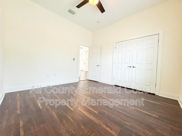 722 Kelly St — Photo 47