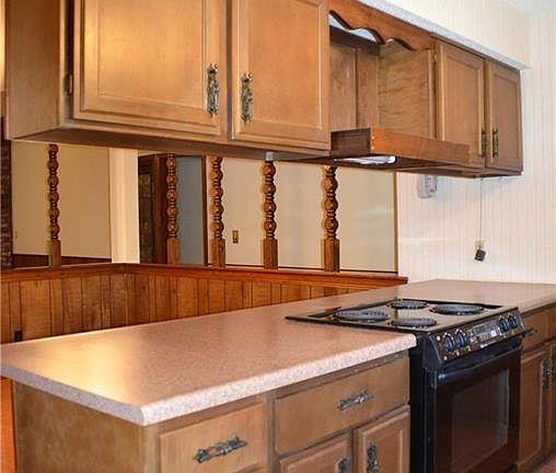 4th image of 2204 W Ash St