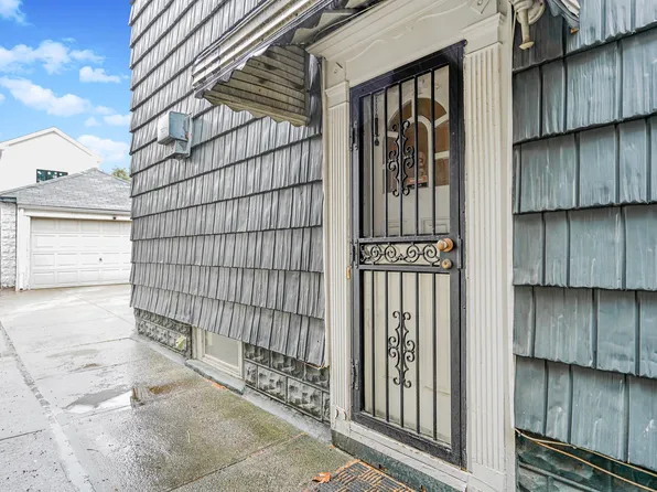 1413 81st Street 1 image 2 of 21
