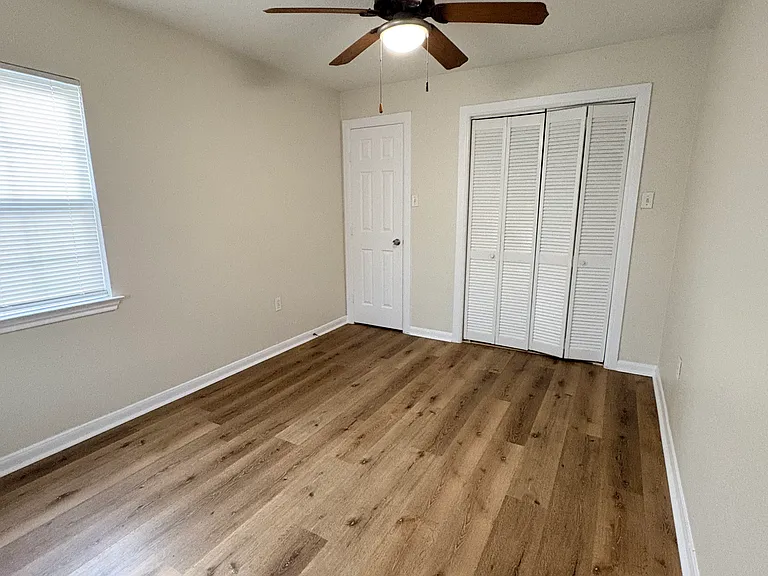 2105 Kingsdale Dr — Photo 5