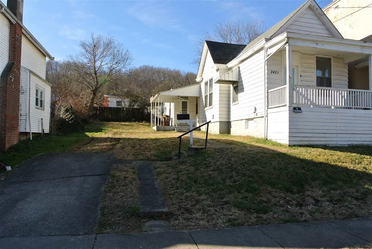 2421 Herman St photo 1