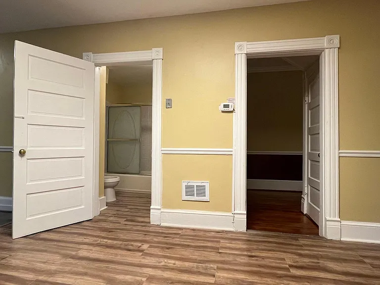 Full Bath (aka Powder Room) Near Kitchen