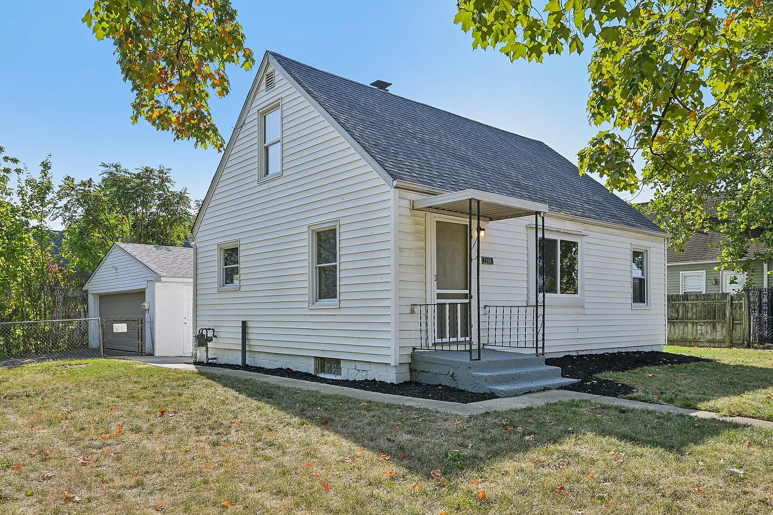 2264 Delbert Rd photo 1