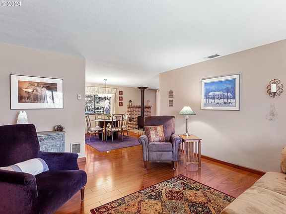 3rd image of 4918 NE 144th Ct