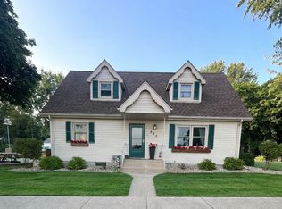 203 5th Ave N, Lakefield, MN 56150