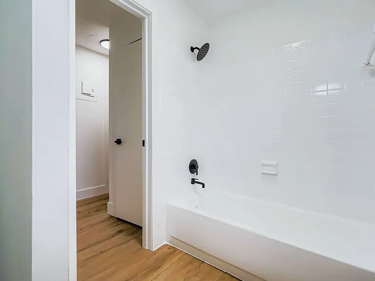 Brisa Apartment Homes — Photo 30