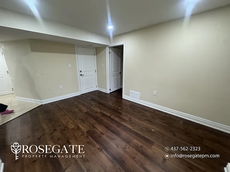 9 Fenchurch Dr #2 — Photo 4