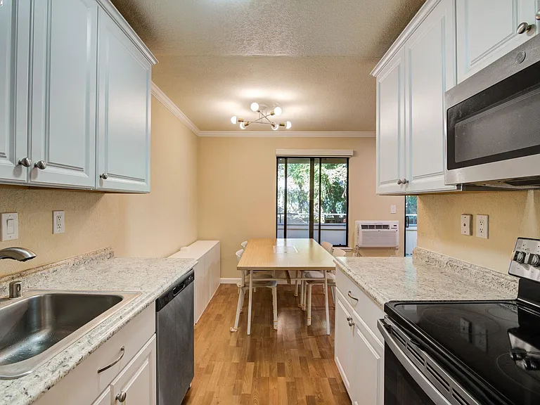 2131 Northwood Cir #F — Photo 20