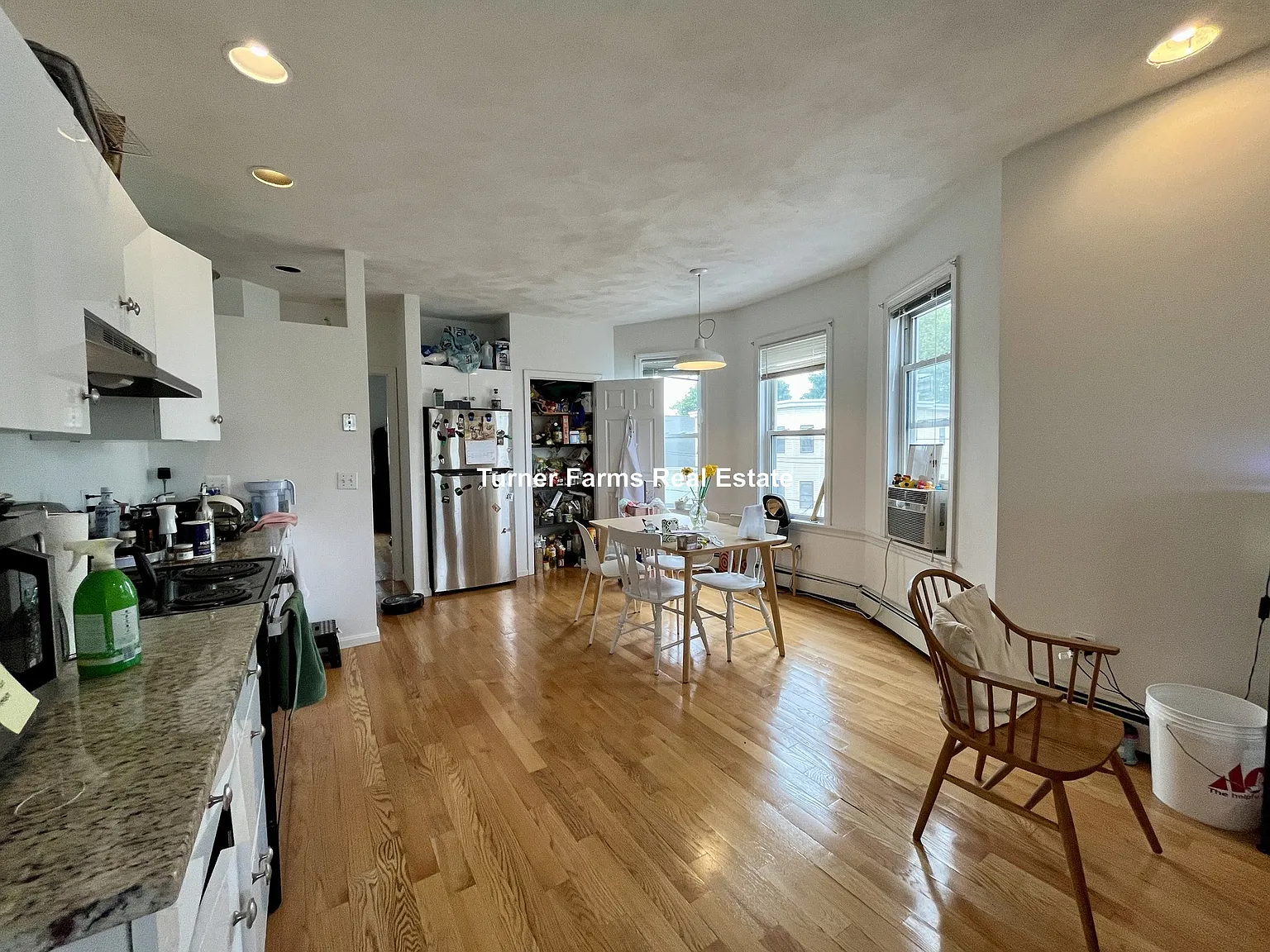 3 bed, 9999 sqft, $3,500 — Photo 3