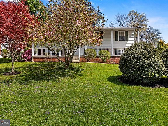 2nd image of 34 Washington Rd