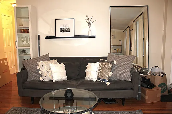 Rented by Meraki Realty LLC | media 18