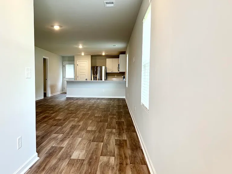 157 Birchwood Dr — Photo 2