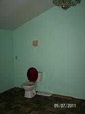 3rd image of 419 E Elm St