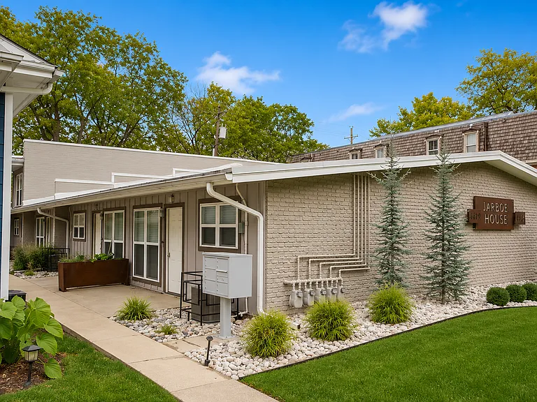 4419 Jarboe St — Photo 13