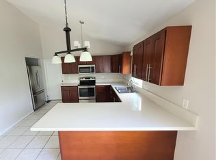 316 Auwinala Rd #B, Kailua, HI 96734