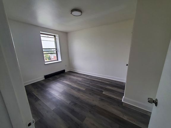 5th image of 818 S Broom St APT 2C