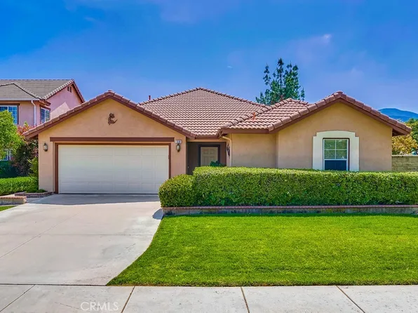318 Adirondack Dr, Corona, CA 92881