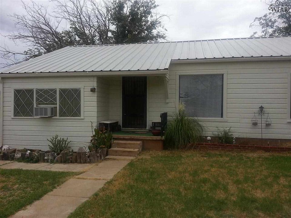 1st image of 605 W Garrison Ave