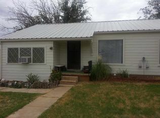 605 W Garrison Ave, Electra, TX 76360