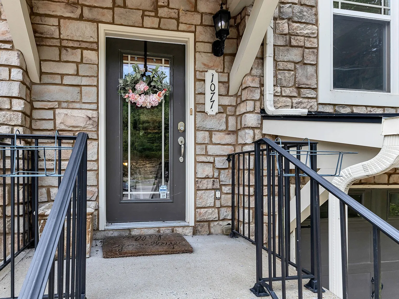 2 bed, 4.0 bath, 2065 sqft, $2,800 — Photo 2