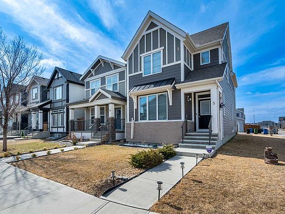 2nd image of 5 E Masters St SE