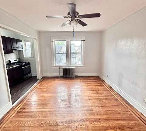 3rd image of 117 S Clinton St #301