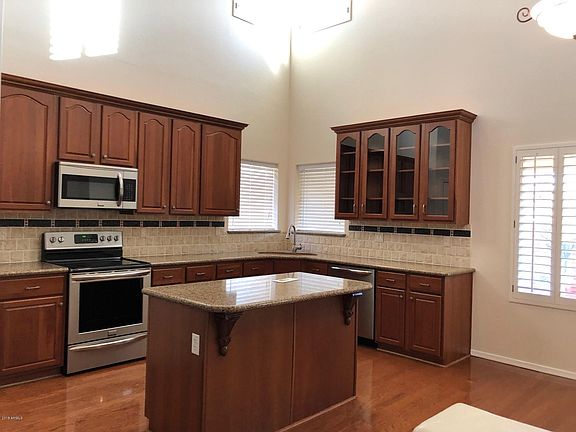 4th image of 14097 W Dahlia Dr