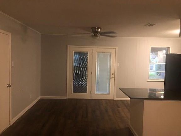 4th image of 2816 Belhaven Dr