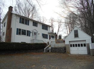 127 Main St, Deep River, CT 06417