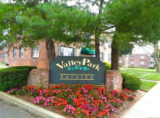 1025 Fenwood Dr APT 2, Valley Stream, NY 11580