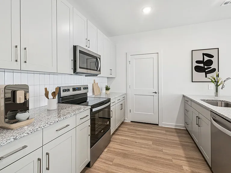 Upland Emerson — Photo 38
