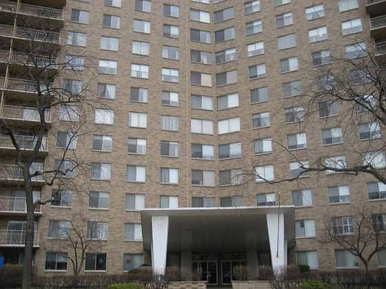 1st image of 6833 N Kedzie Ave APT 913